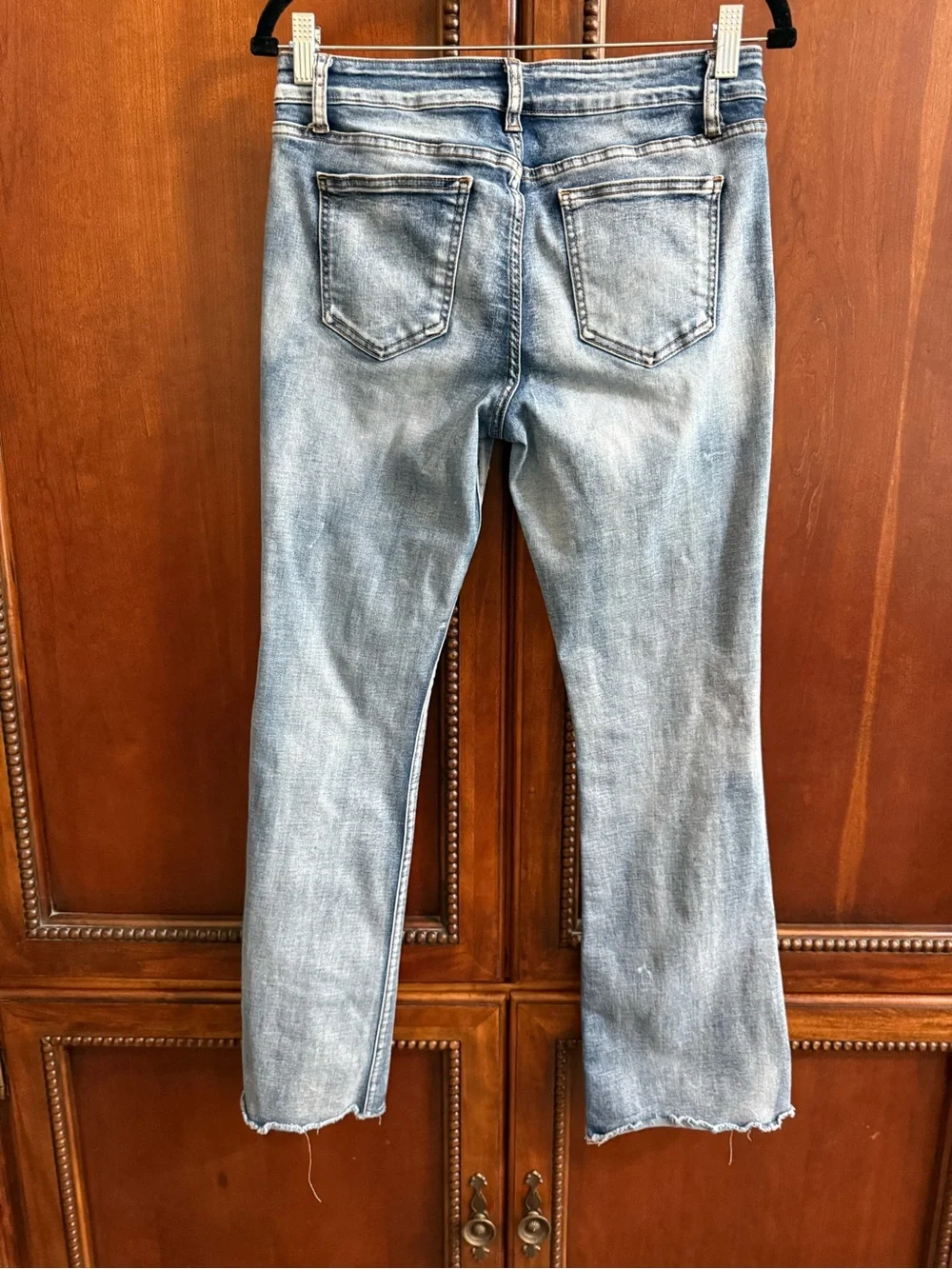 Women's Light Wash Cropped Straight Jeans